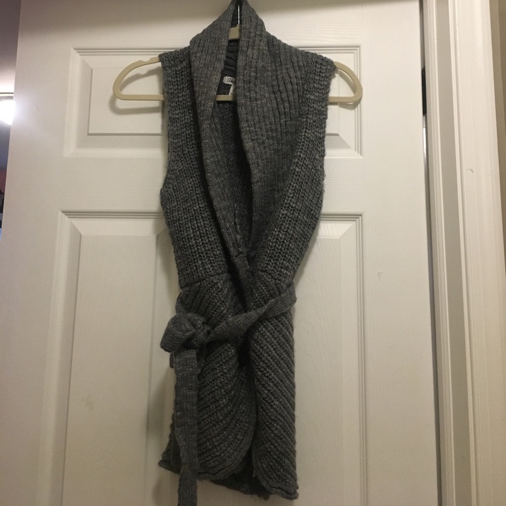 Aeropostale sleeveless sweater